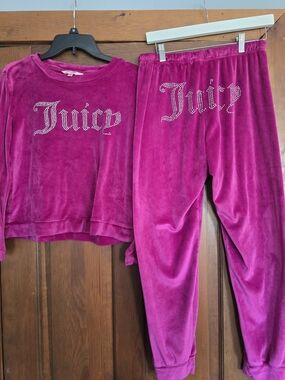 Juicy Couture Bright Pink Velour Rhinestone Logo Set Small